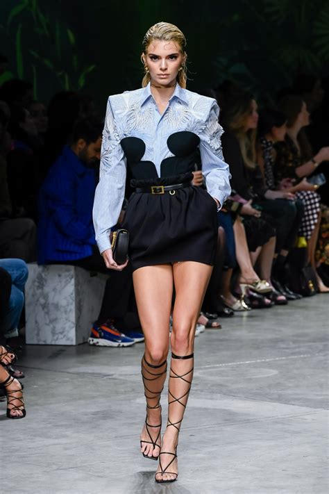 modella versace 2020